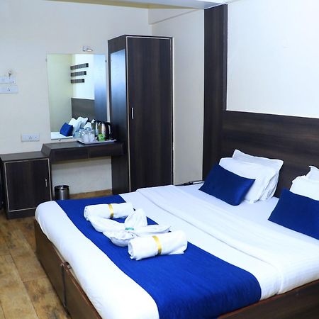 Hotel Alka Residency Thane Exteriör bild