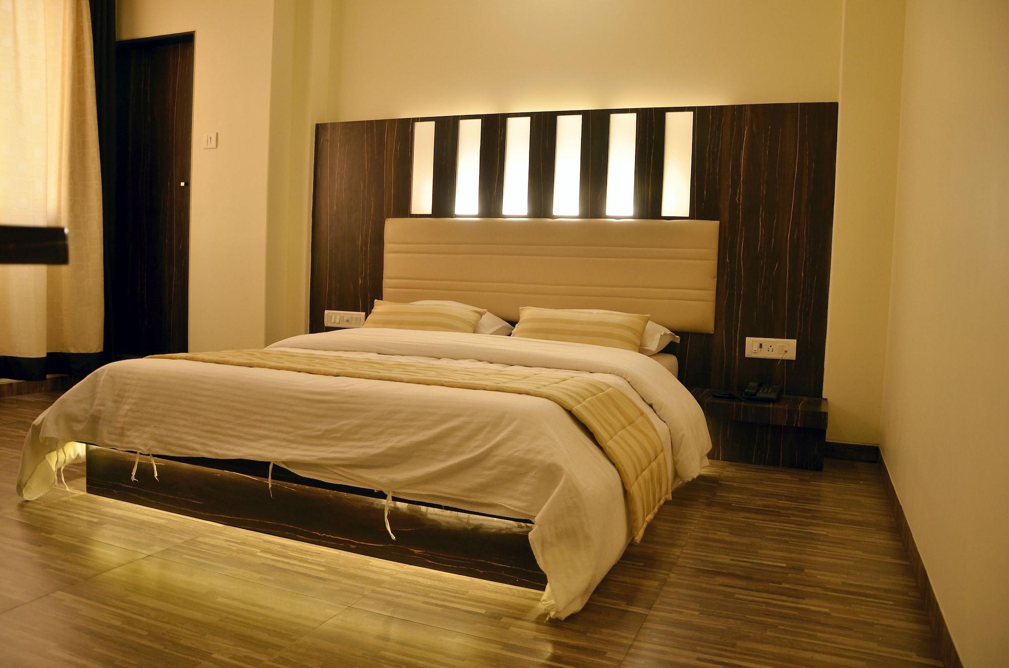 Hotel Alka Residency Thane Exteriör bild